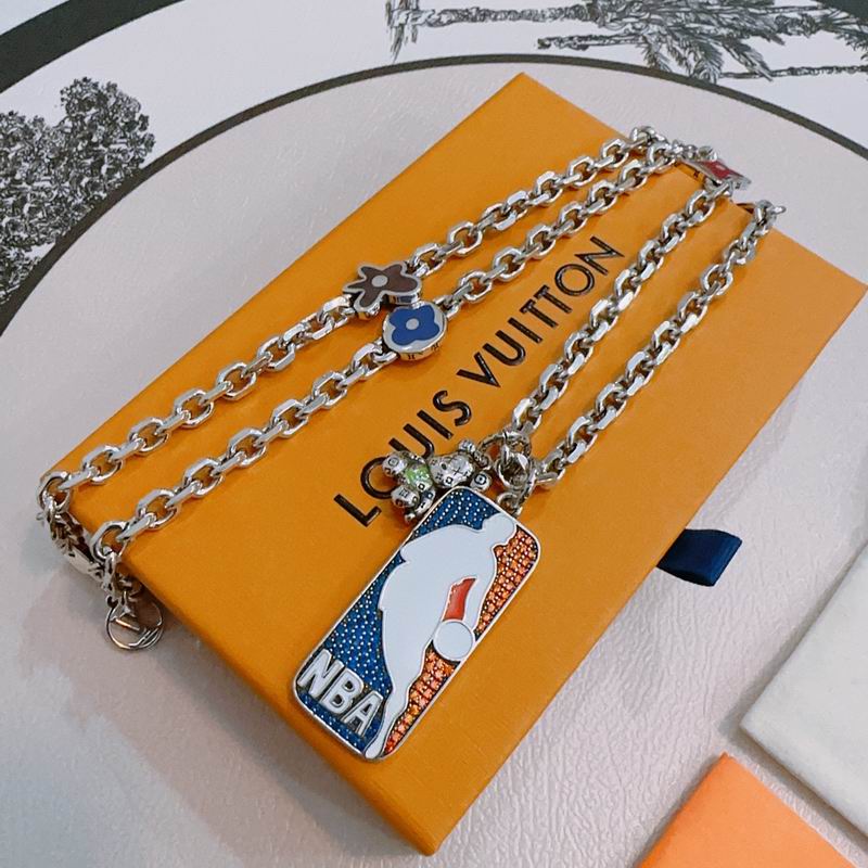 LV Necklace 11yxx39